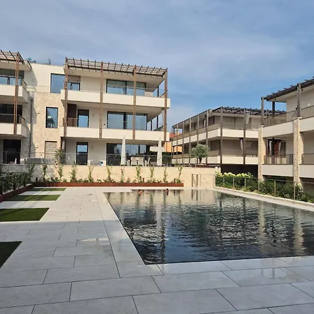 Living - Corte Garden