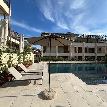 Living - Corte Garden